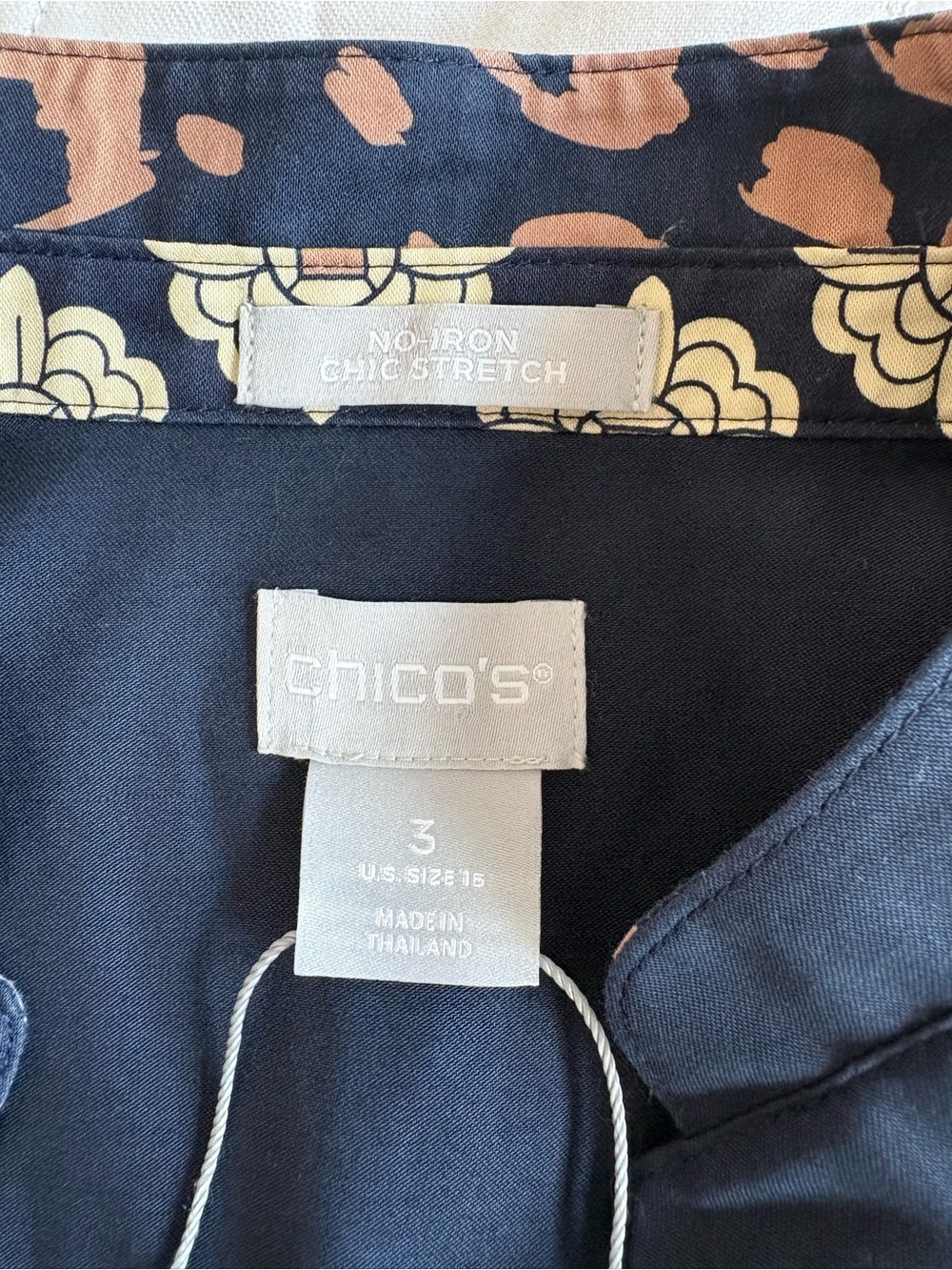 Chico’s Navy Patterned Non Iron Tunic Top - Picture 6 of 11